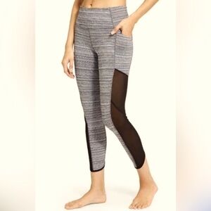 Athleta Jacquard Chaturanga capri leggings, size small